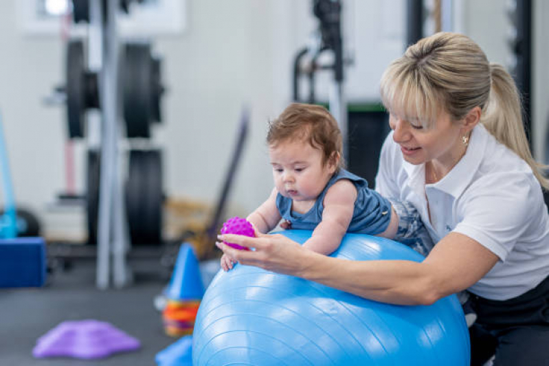 Fisioterapia infantil com bobath e pediasuit